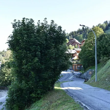 Chalet A Meribel: 5 Pieces, 8-10 Pers, Proche Remontees, Pistes Et Commerces, Parking Inclus - Fr-1-180-188