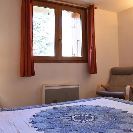 A Meribel: 5 Pieces, 8-10 Pers, Proche Remontees, Pistes Et Commerces, Parking Inclus - Fr-1-180-188 Chalet Meribel