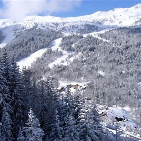 Chalet A Meribel: 5 Pieces, 8-10 Pers, Proche Remontees, Pistes Et Commerces, Parking Inclus - Fr-1-180-188 Meribel
